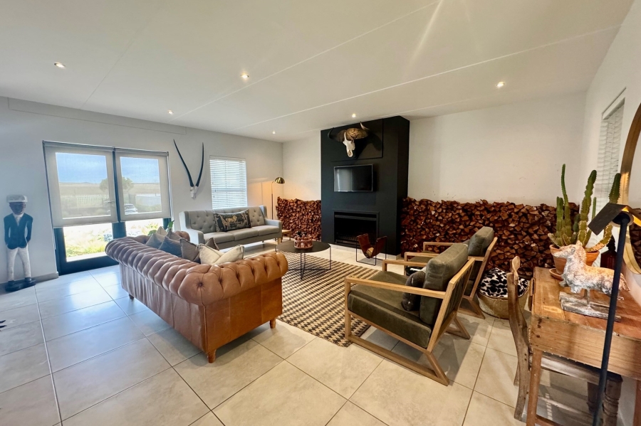 To Let 3 Bedroom Property for Rent in Graanendal Western Cape